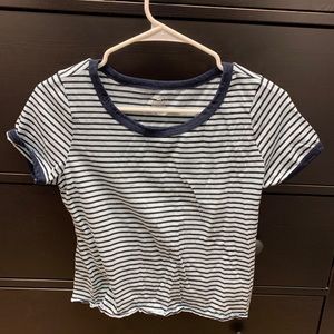 Hollister cropped t-shirt